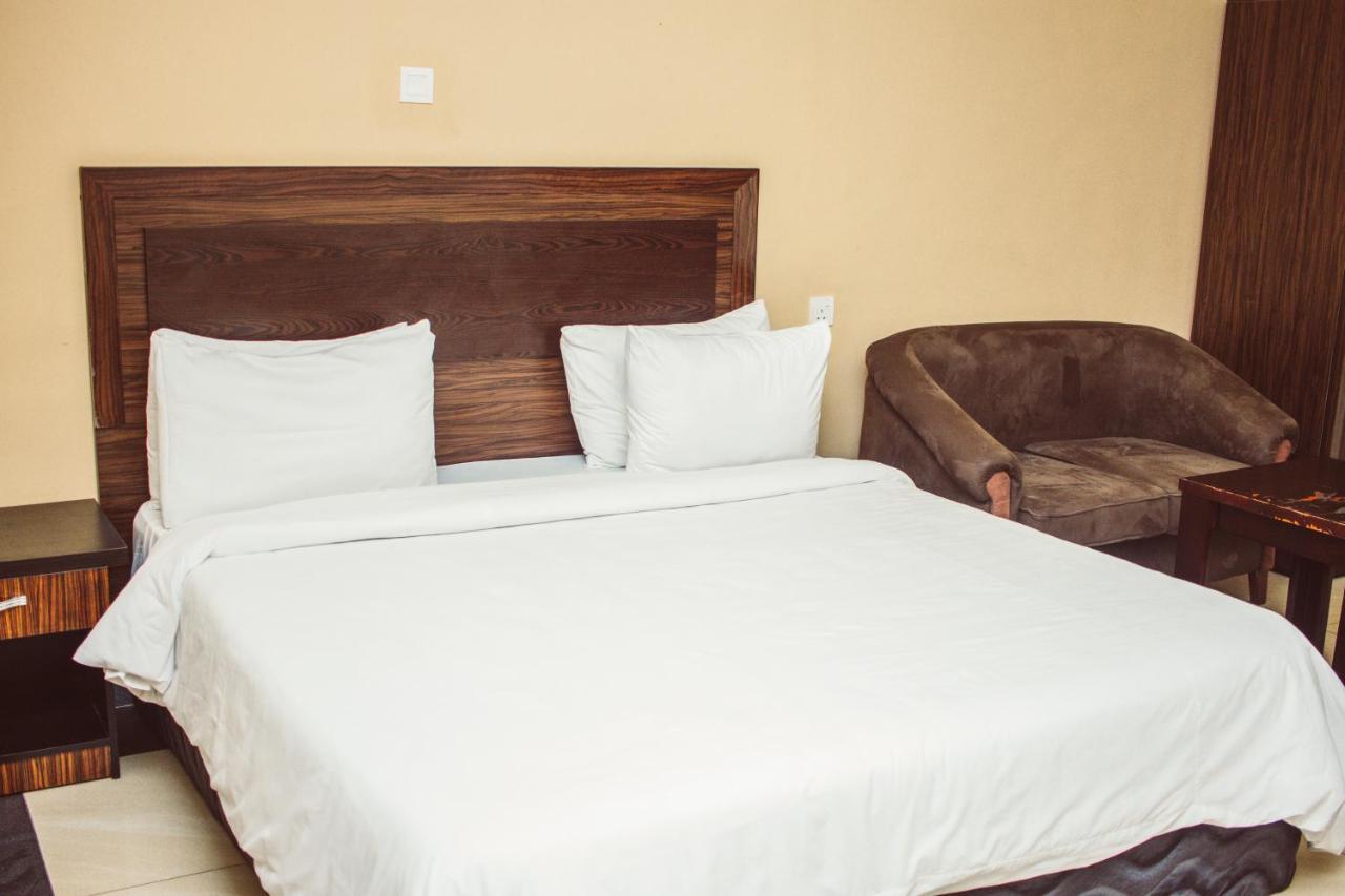 Residency Hotels Enugu Independence Layout Exteriör bild
